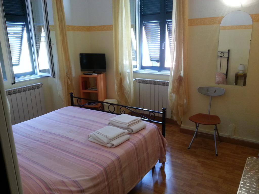 Affittacamere "In Piazzetta Da Vasco" Lerici Εξωτερικό φωτογραφία