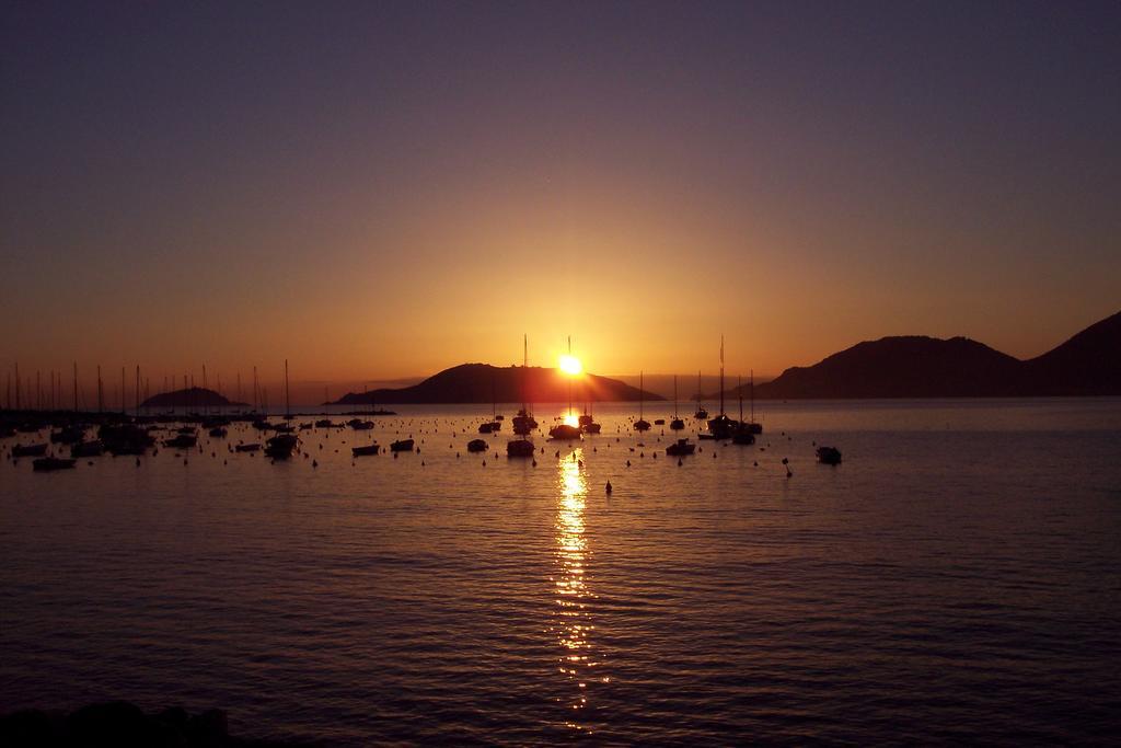 Affittacamere "In Piazzetta Da Vasco" Lerici Εξωτερικό φωτογραφία