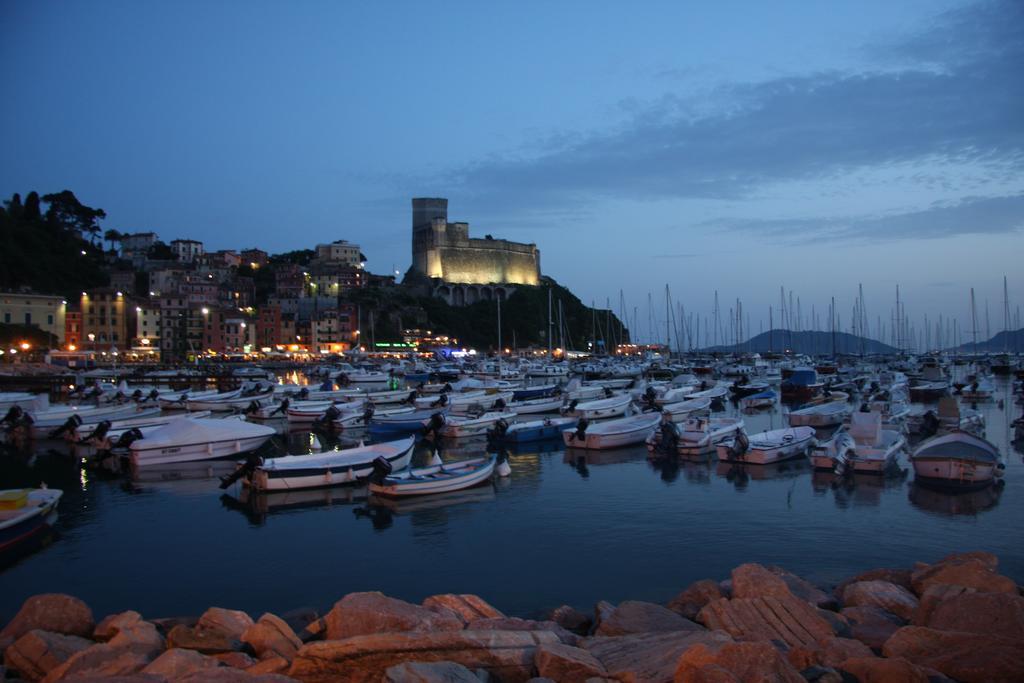 Affittacamere "In Piazzetta Da Vasco" Lerici Εξωτερικό φωτογραφία