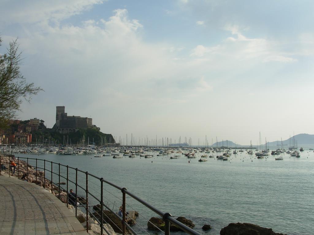 Affittacamere "In Piazzetta Da Vasco" Lerici Εξωτερικό φωτογραφία